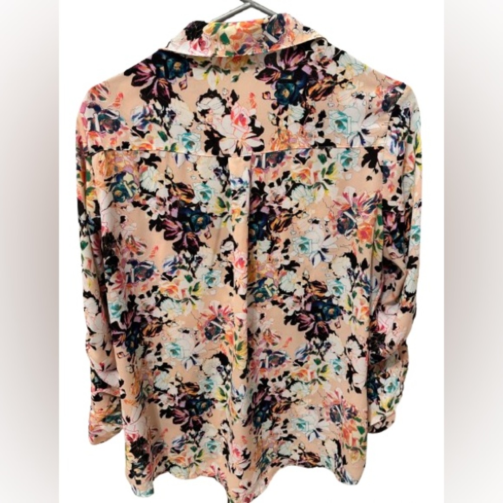 Express – Floral Portofino Long Sleeve Button-Down Top – Medium - Picture 2 of 4
